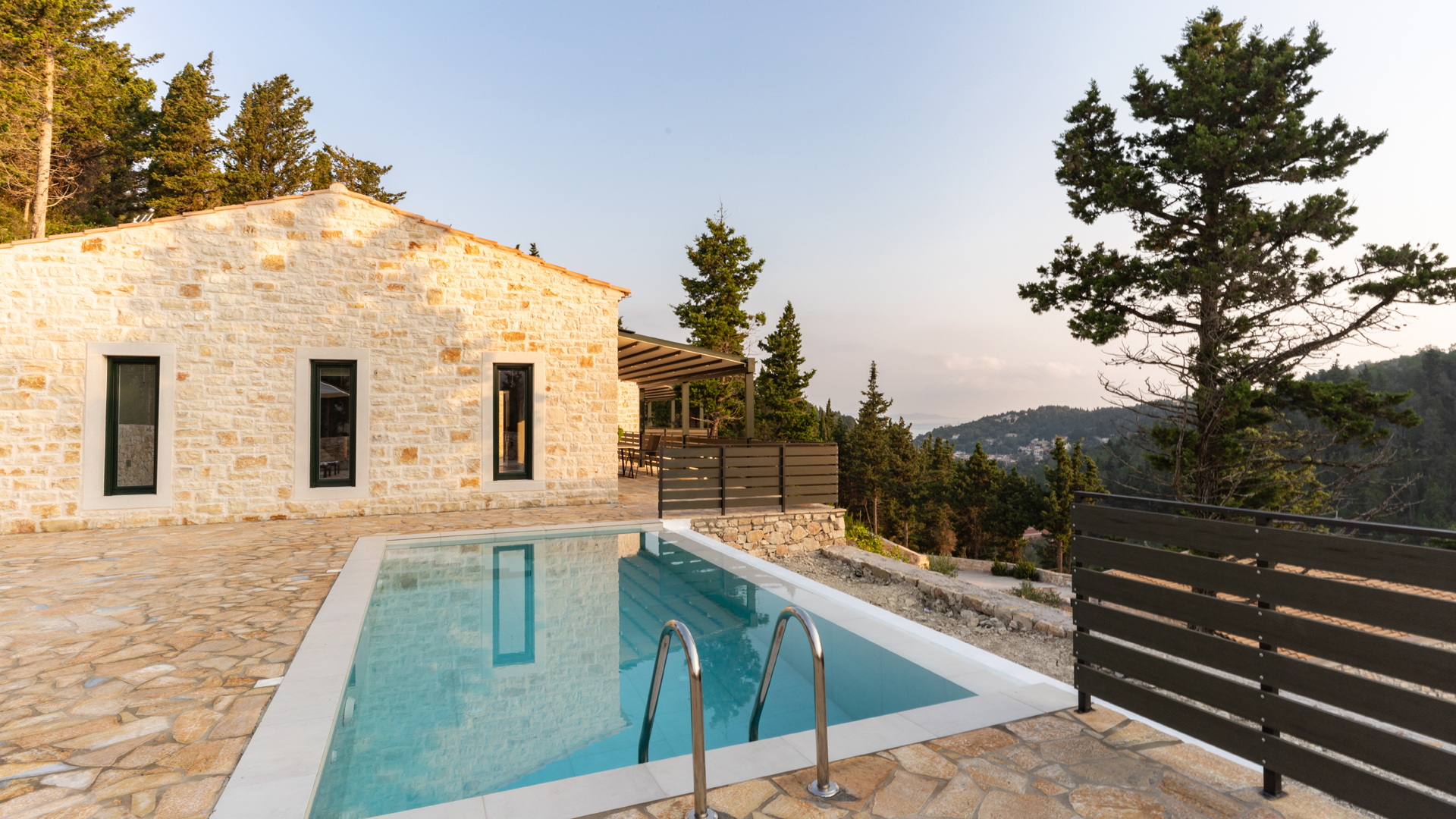 PRIVATE VILLAS WITH POOL